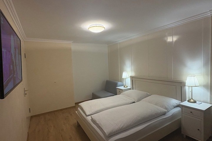 Room 141 of 266