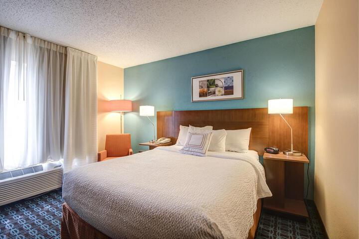 1 King Bed Efficiency (1 of 9)