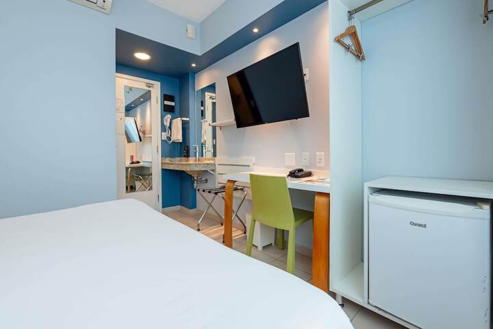 Room 13 of 175