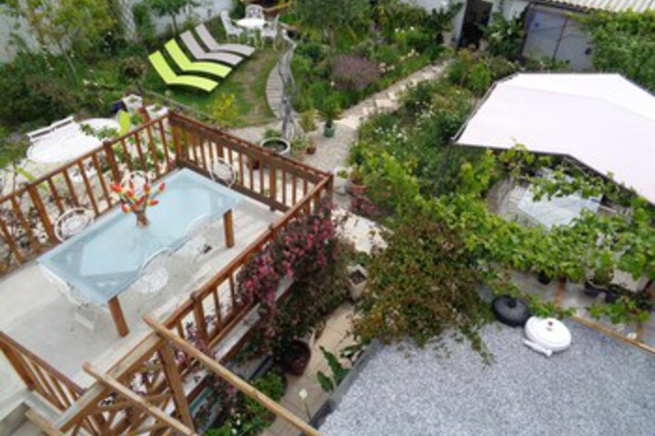 Hotel Exterior 16 of 64