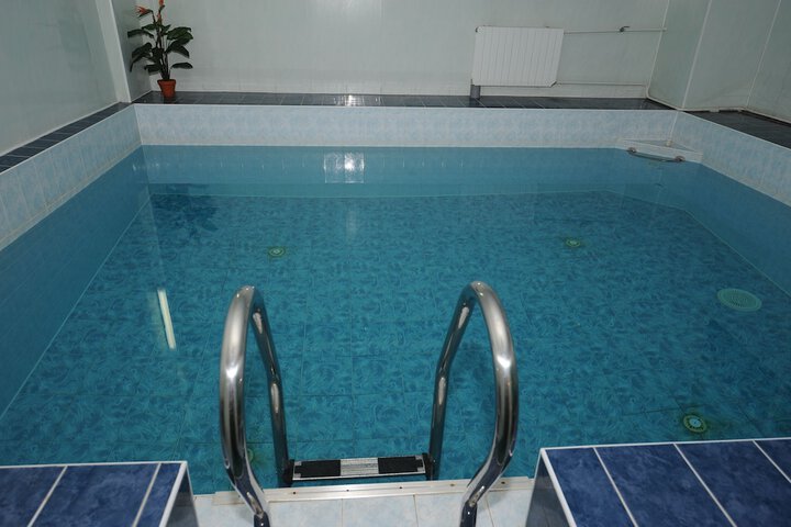 Pool 50 of 82