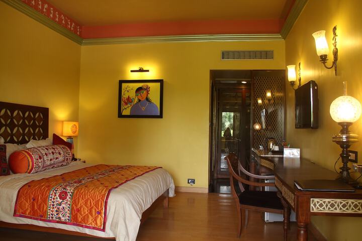 Room 8 of 65