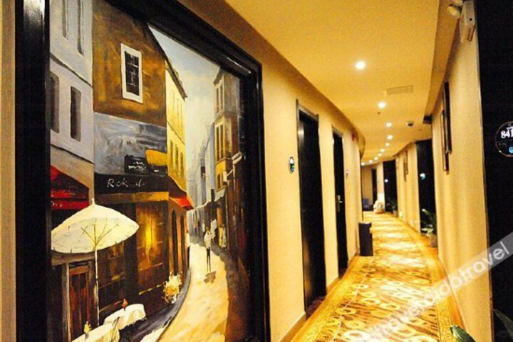 Back Street Fashion Hotel