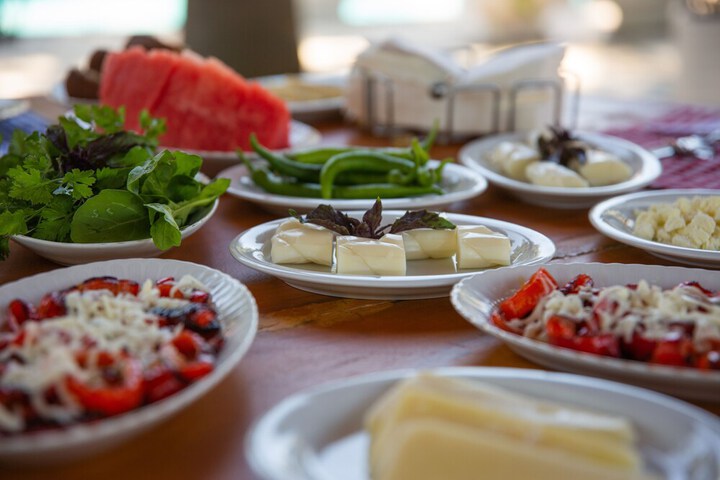 Lounge 73 of 139
