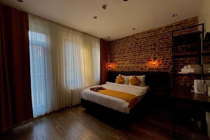 Room 35 of 54