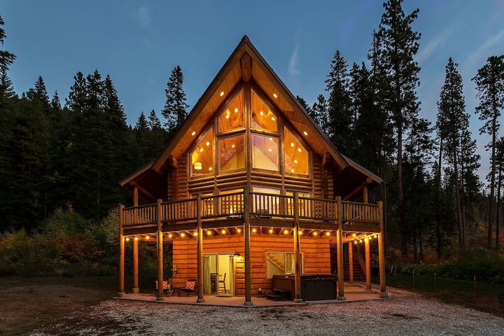 Bearfoot Chalet 3 Bedroom Home by NW Comfy Cabins in Leavenworth, WA