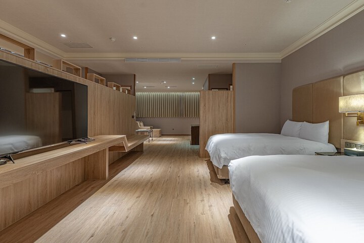 Room 10 of 86