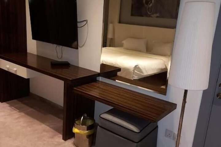 Room 15 of 34