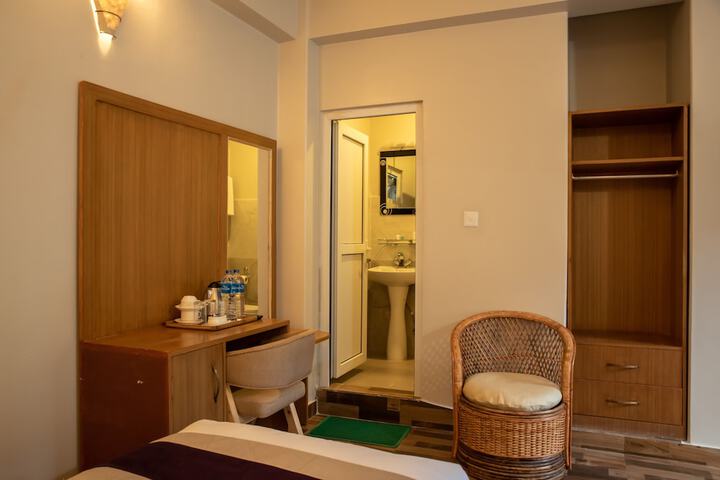 Room 5 of 91