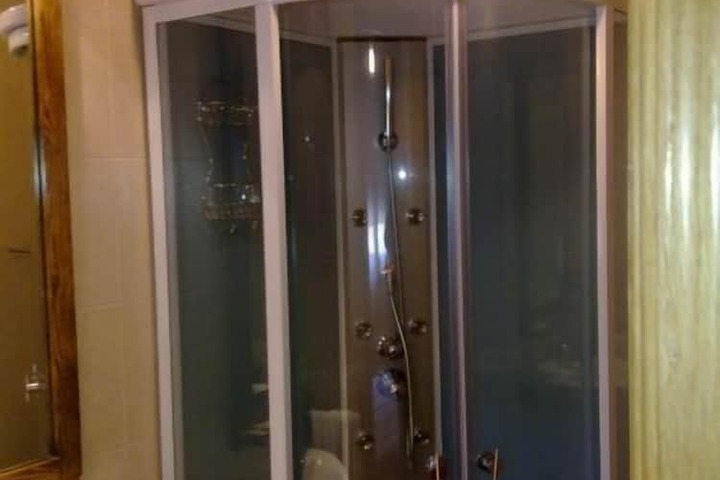 Room 9 of 19