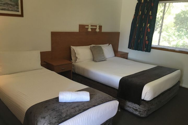 Room 8 of 74
