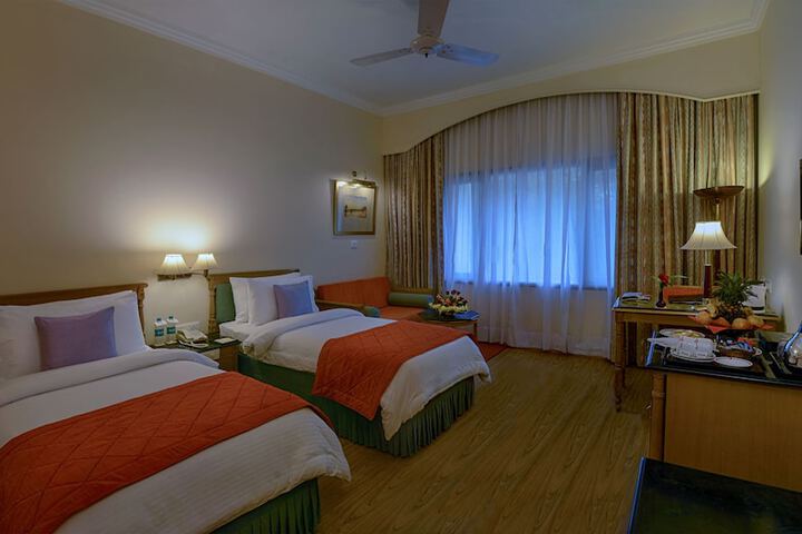 Room 8 of 37