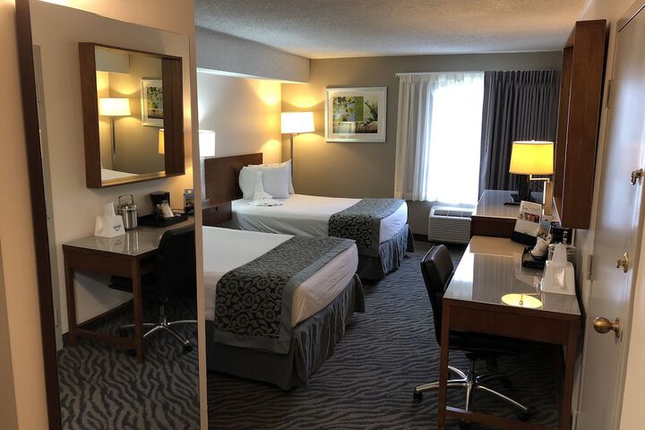 2 Double Beds (24 of 30)
