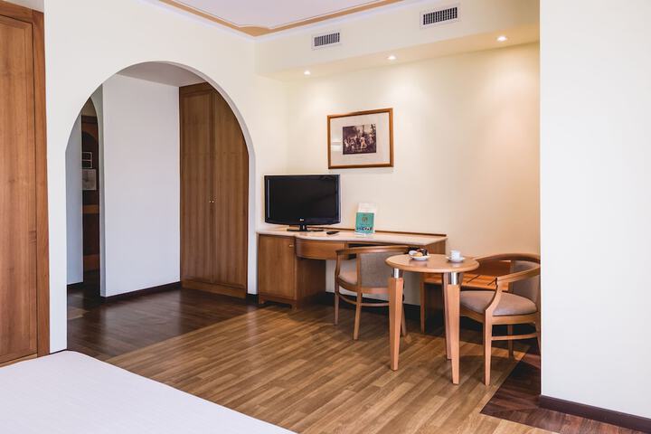 Room 4 of 31
