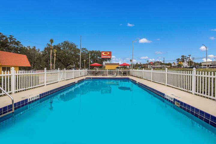 Pool 30 of 36