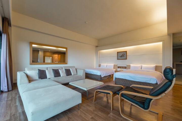Room 11 of 34