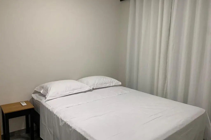 Room 3 of 8