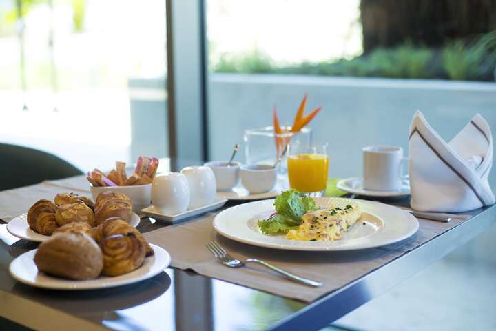 Breakfast/Coffee Service 39 of 46