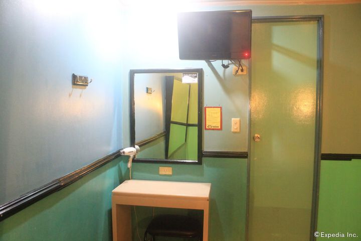 Room 14 of 28