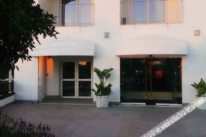 Hotel 6 of 27