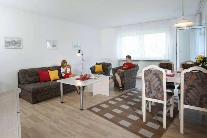 Room 5 of 9
