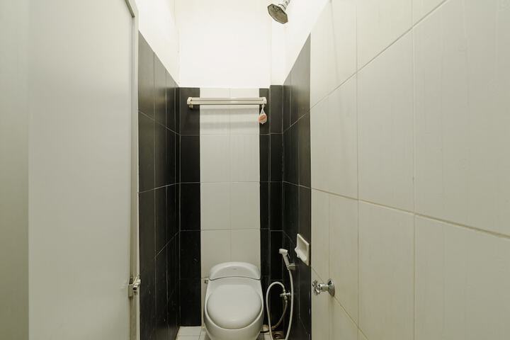 Room 10 of 16