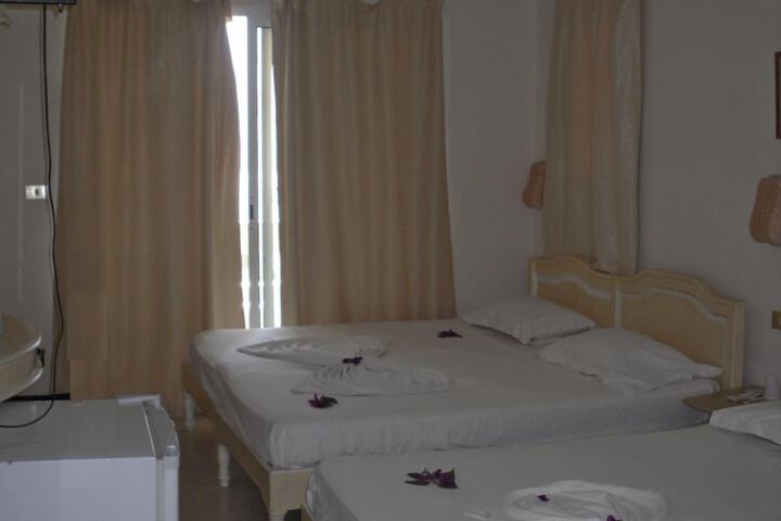 Room 17 of 46