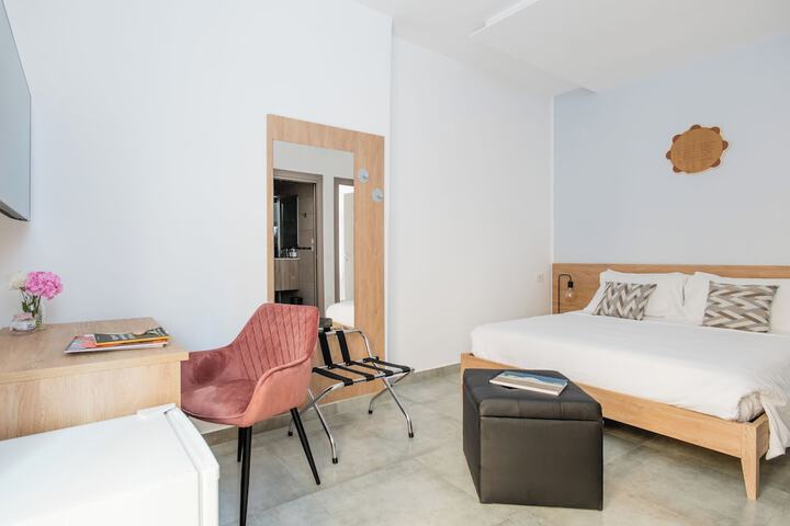 Room 6 of 40