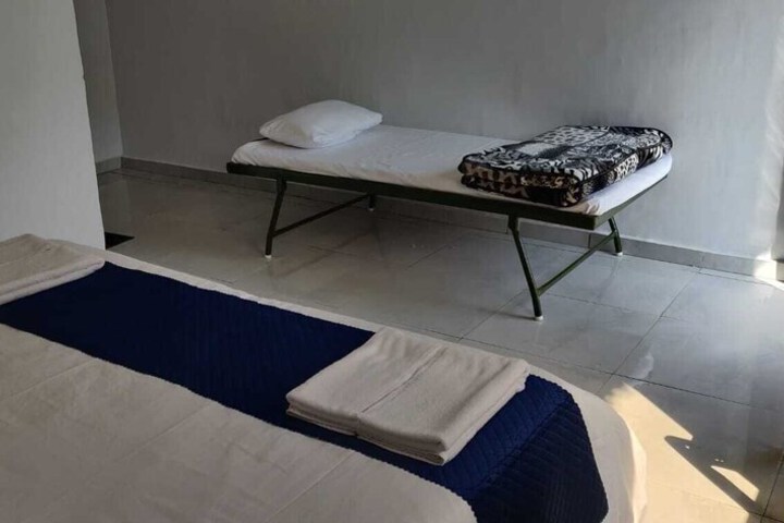 Room 2 of 6