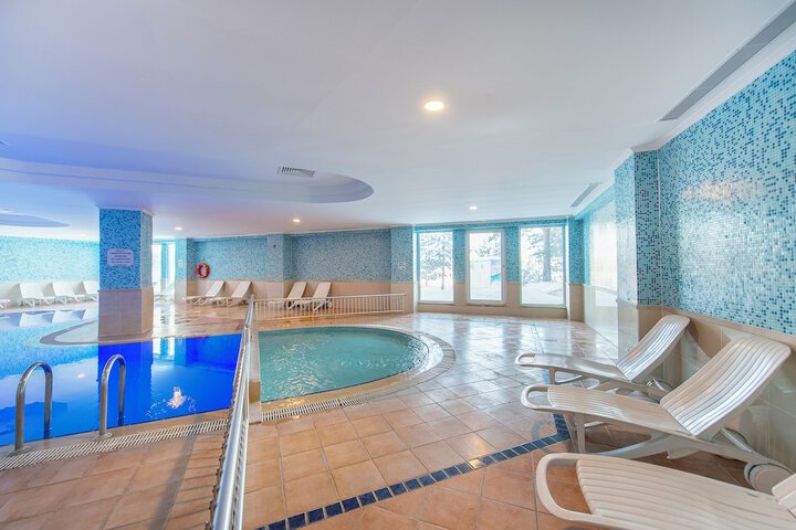 Pools & Facilities