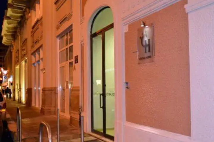 Central Hotel