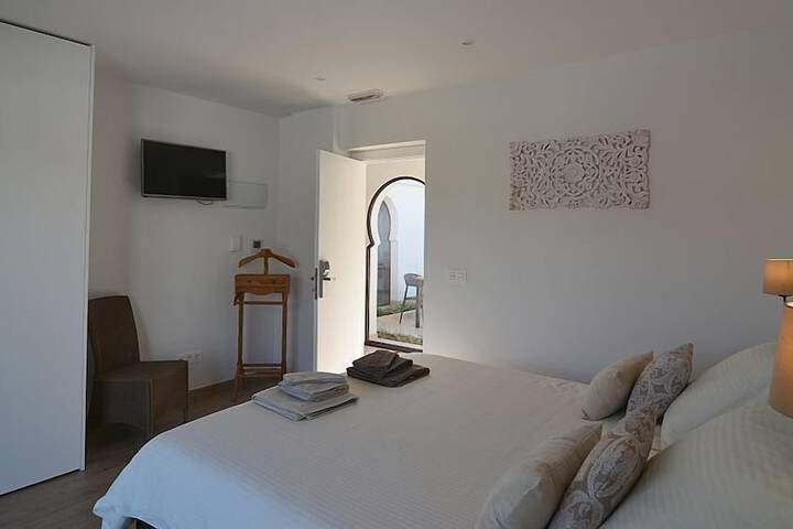 Room 13 of 90