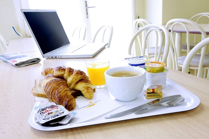 Breakfast/Coffee Service 18 of 33