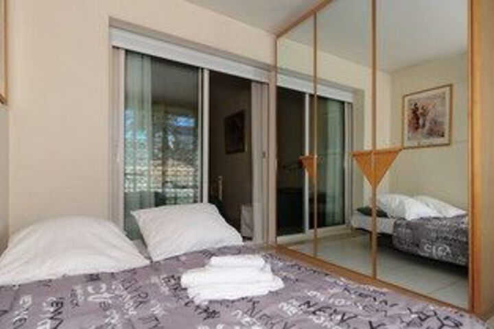 Room 6 of 31