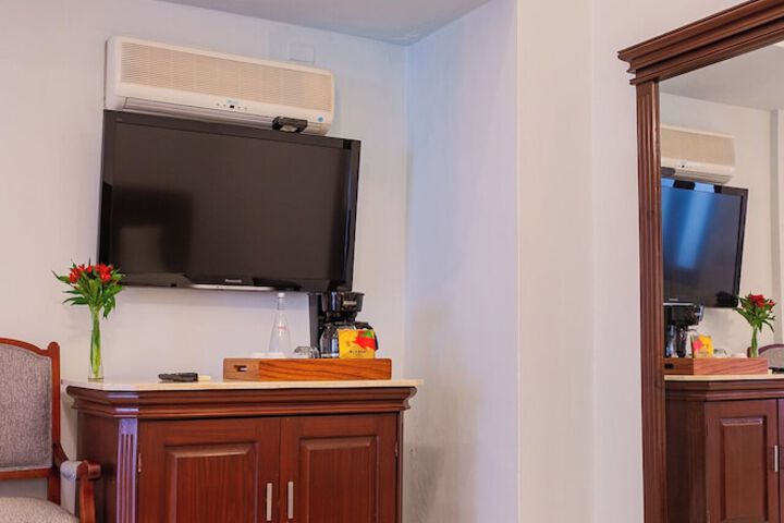 Room 17 of 80