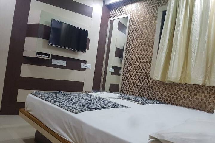 Room 10 of 27