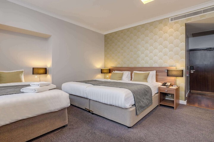 Room 21 of 43