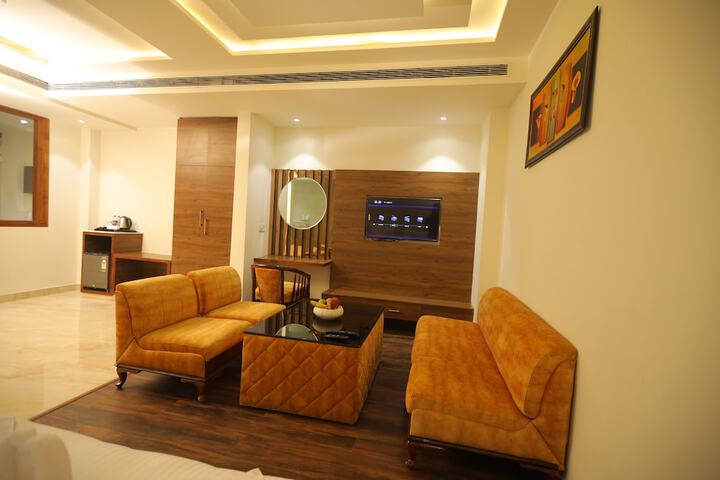 Room 27 of 61