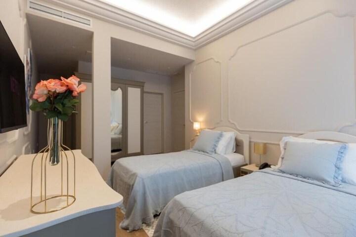 Room 11 of 23