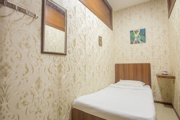 Room 13 of 29