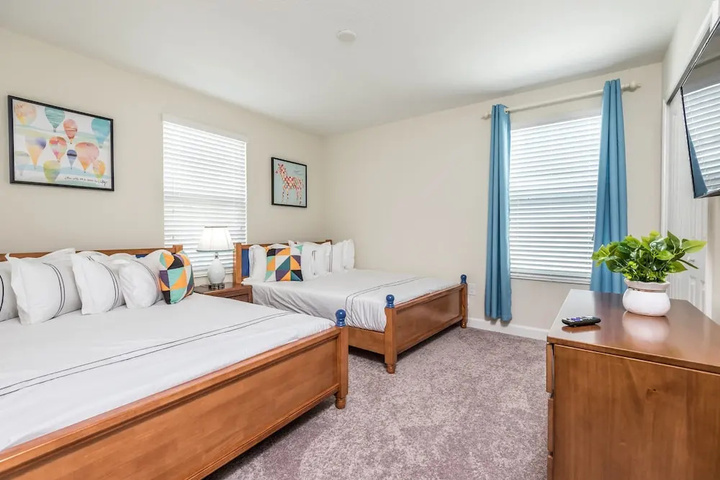 Room 4 of 27