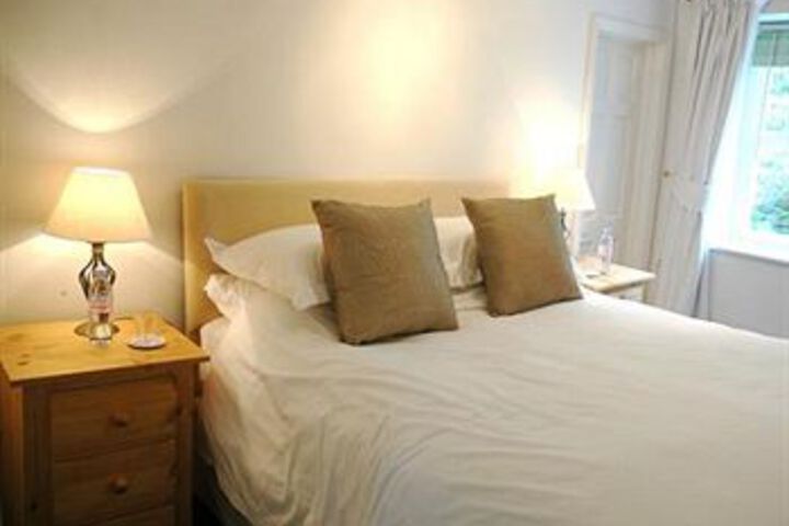 Room 5 of 7