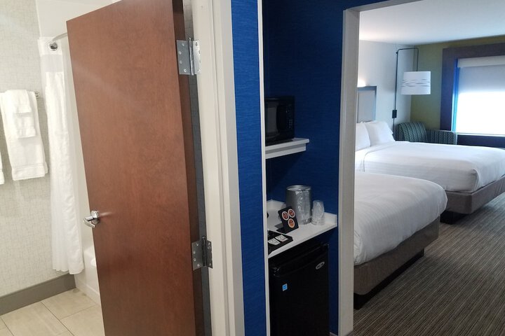Standard 2 Queen Beds Accessible