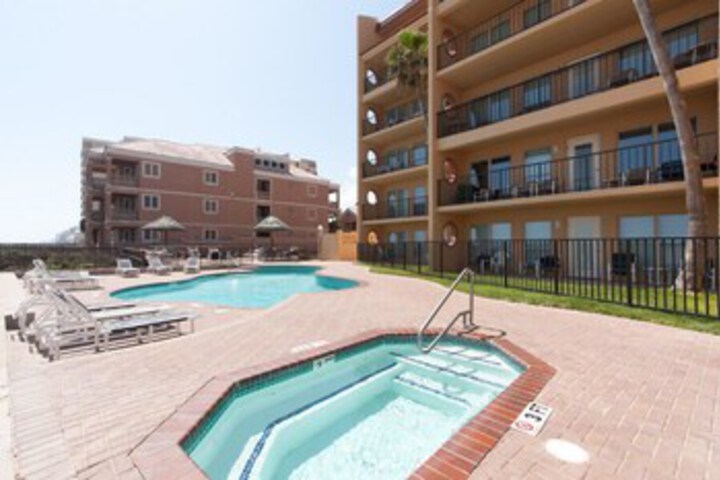 Pool 21 of 36