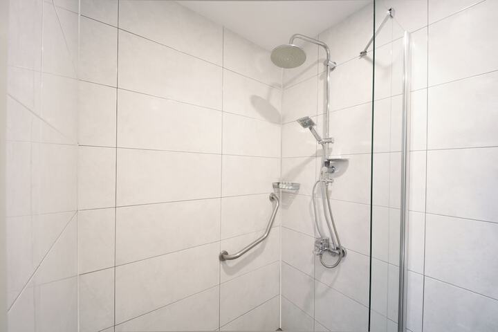 Room 18 of 35