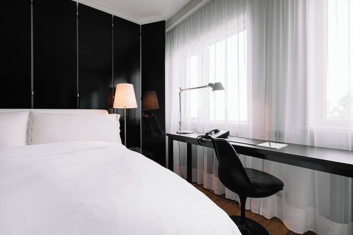 Room 40 of 95