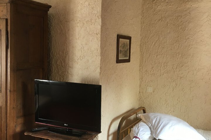 Room 25 of 98