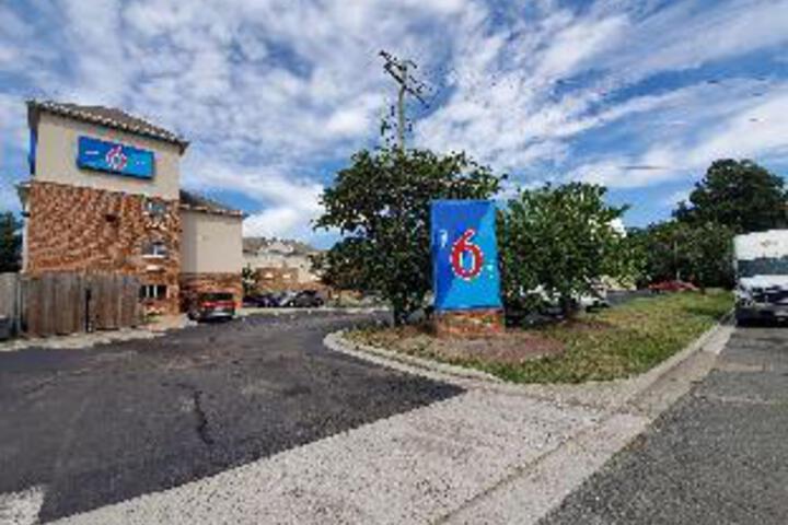 Exterior of Studio6 Richmond VA - I-64 West
