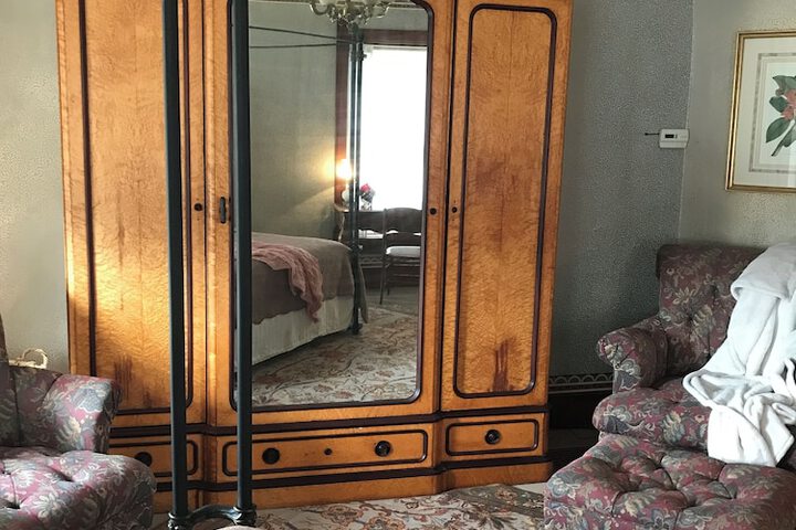 Room 22 of 83