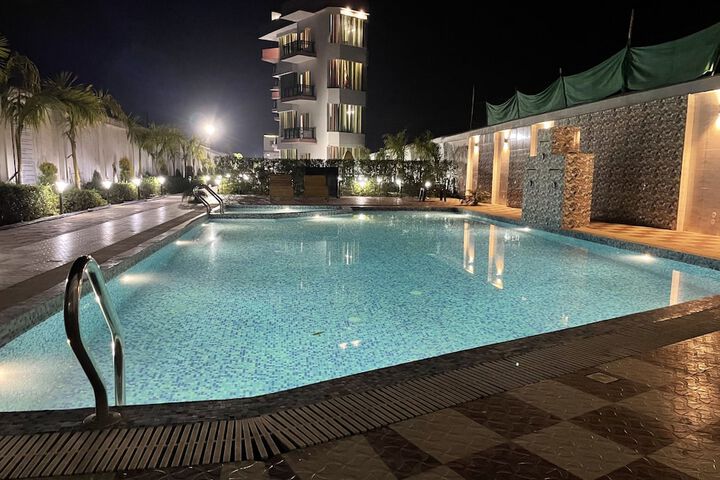 Pool 18 of 33